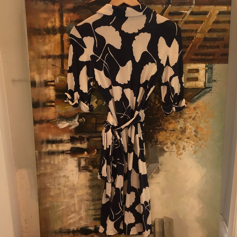 Vintage Diane von Furstenberg Silk Jersey Wrap Dress in Navy and White - Picture 4 of 4